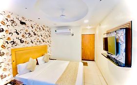 Hotel Alexa - Satellite Prahladnagar, Ahmedabad